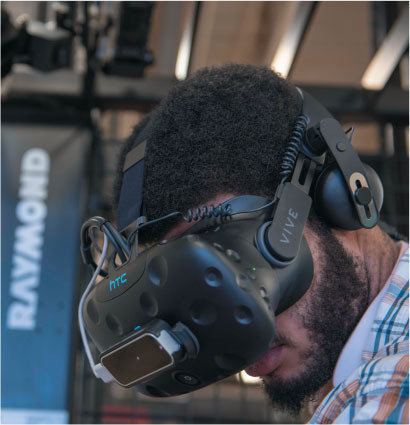 virtual reality simulator includes progressive